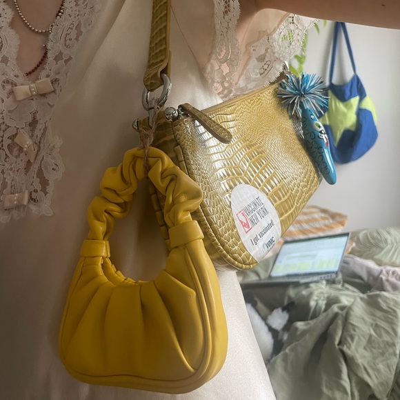 Yellow Faux Crocodile Bag - Picture 2 of 5